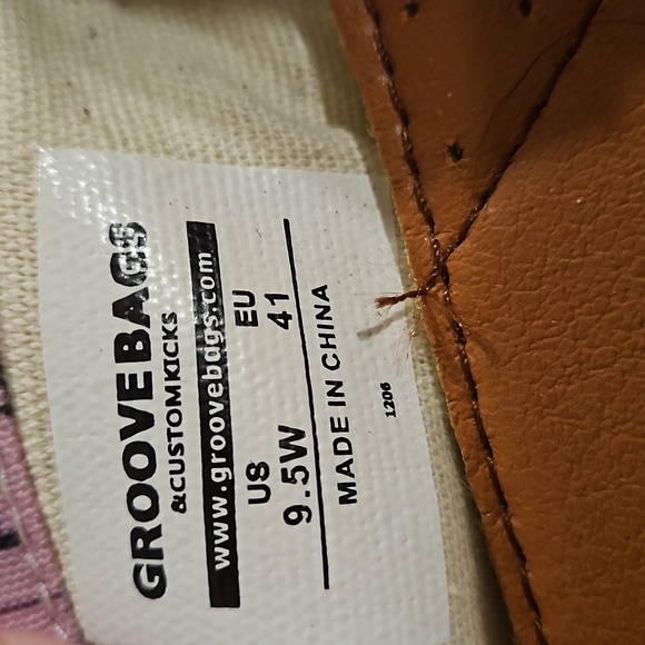 Groove Bags periodic table multicolor print slips on. Size 9.5W EUC - Picture 4 of 9